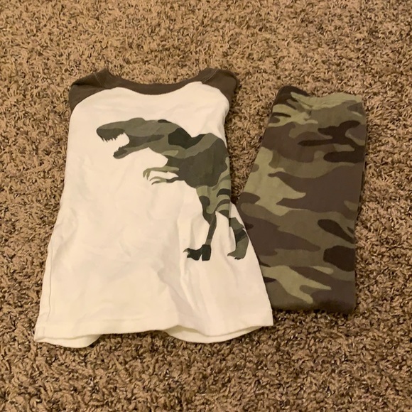 Boys size 4t pajama set
